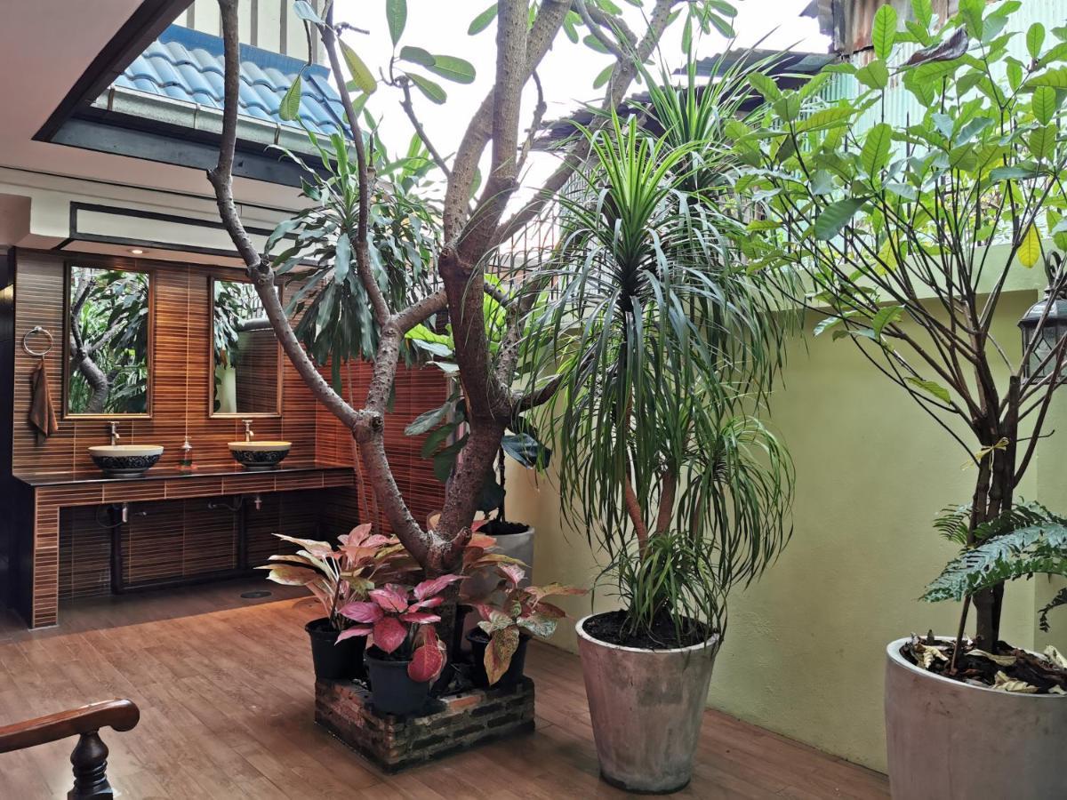 Tavee Guesthouse Bangkok Exterior foto