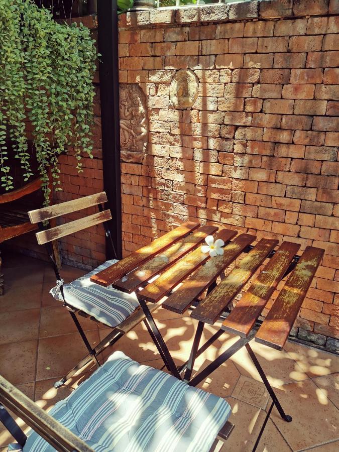 Tavee Guesthouse Bangkok Exterior foto