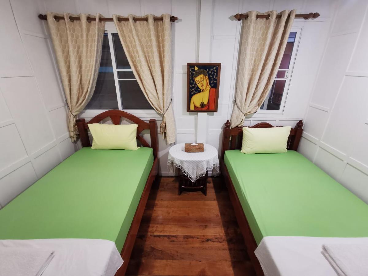 Tavee Guesthouse Bangkok Exterior foto